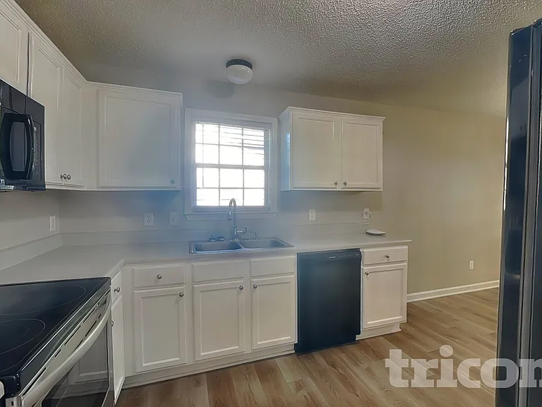 153 Cambridge Elm Dr — Photo 7