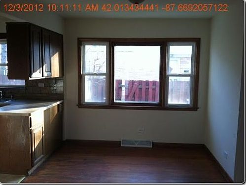 3rd image of 1311 Fargo Ave