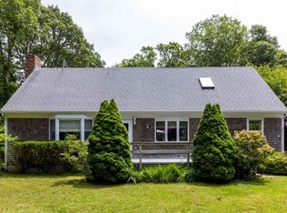 21 21st St N, Edgartown, MA 02539