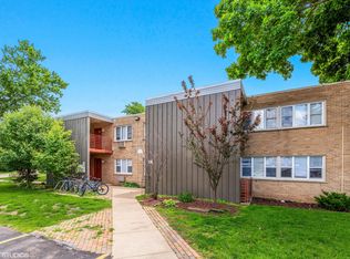 225 Uteg St APT 5, Crystal Lake, IL 60014