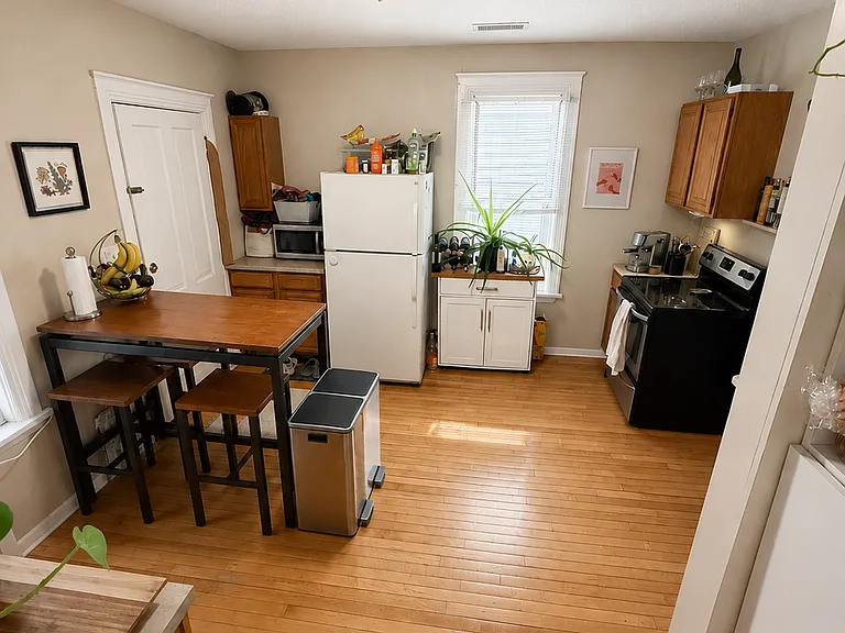 1407 Washington St NE #1 — Photo 3