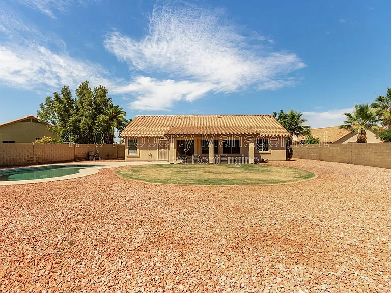 2381 W Redwood Dr — Photo 32