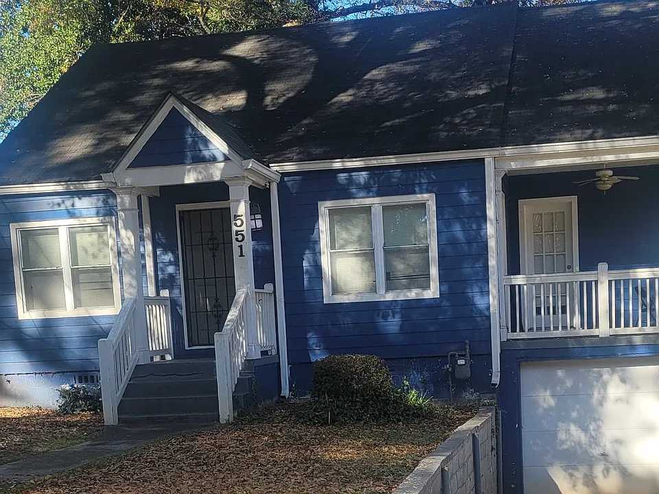 551 Lynnhaven Dr SW