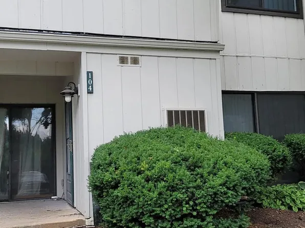 104 Summit House, West Chester, PA 19382