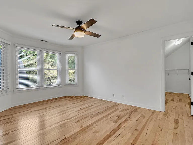 221 Adams Ct — Photo 29