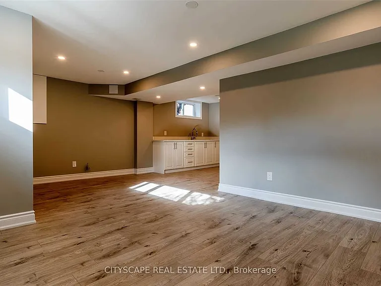 46 Baltray Cres #GROUND LOWER — Photo 15
