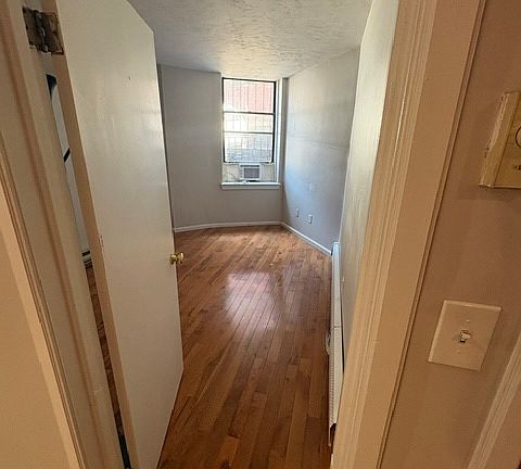 5th image of 199 Beacon St #B
