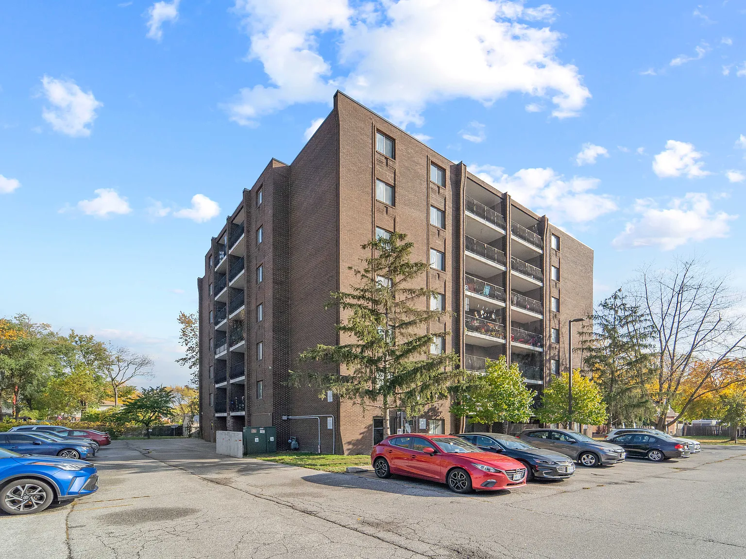 Frances Tower Apartments — Photo 2