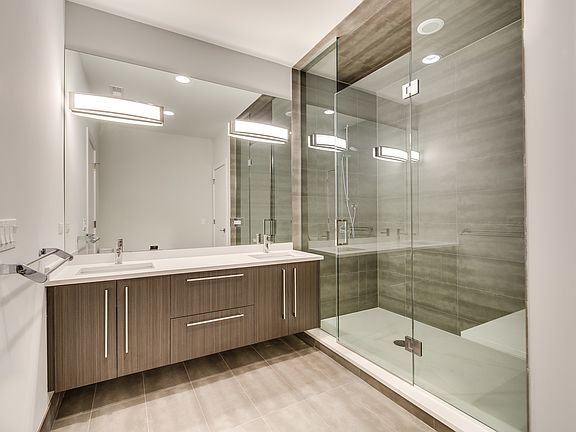 4th image of 3201 W Wabansia Ave #3F
