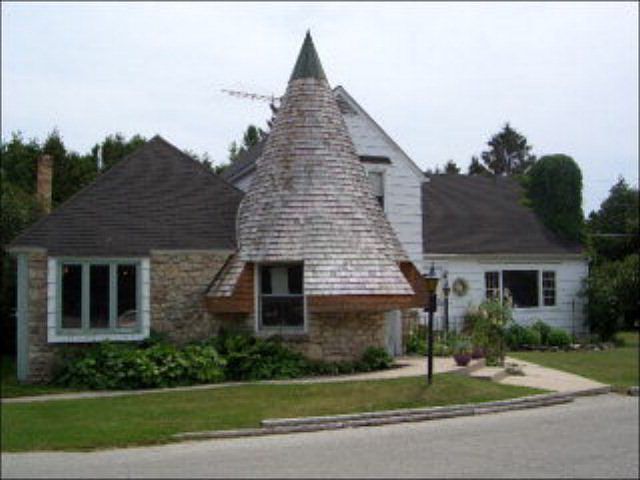 2nd image of 10254 Water St