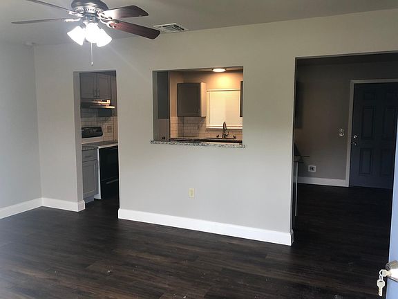 4th image of 4427 Avenida Prima St