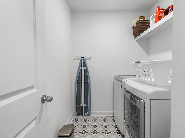 276 Bluebell Dr — Photo 37