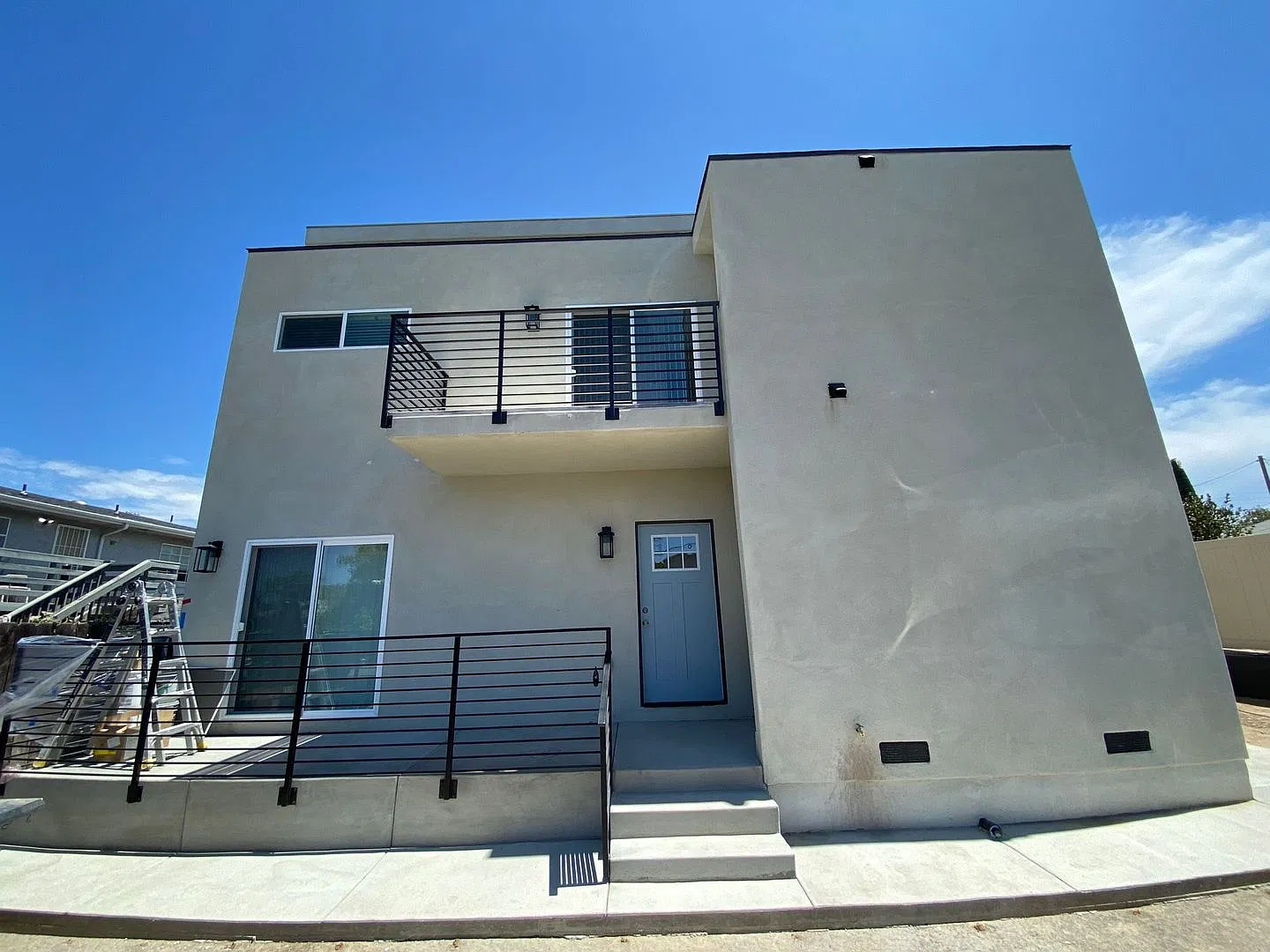Private Entry & Yard — Photo 1