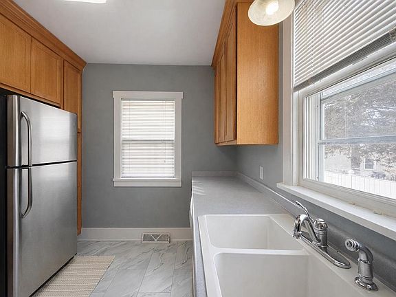 5th image of 628 Booster Boulevard