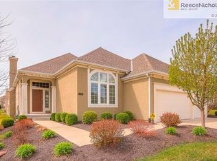 11684 S Carriage Rd, Olathe, KS 66062