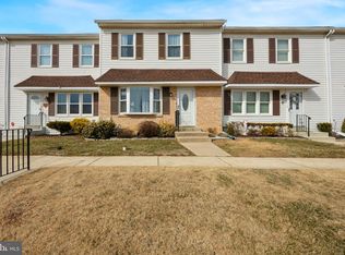 934 Greenhouse Dr, Secane, PA 19018