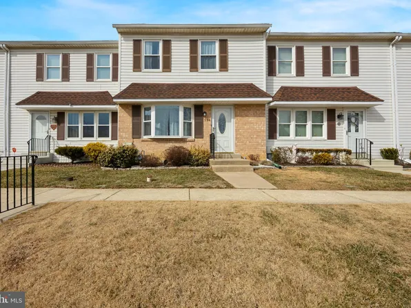 934 Greenhouse Dr, Secane, PA 19018