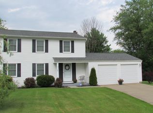 105 Redbud Dr, Beaver Falls, PA