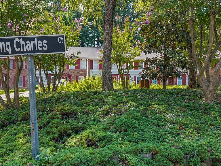 5918 King Charles Ct — Photo 4