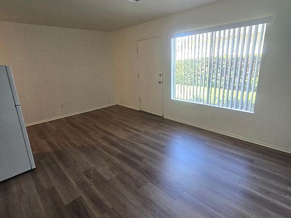 5th image of 4360 10th St APT 2