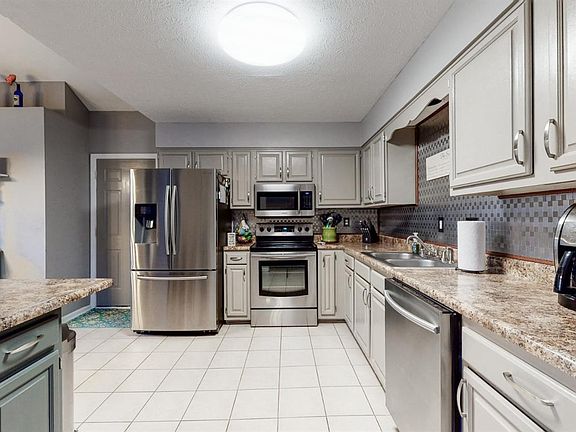 5th image of 3916 Kenesaw Dr