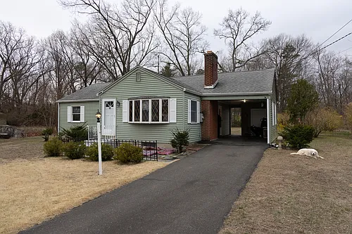 57 Darien Dr Photo 1