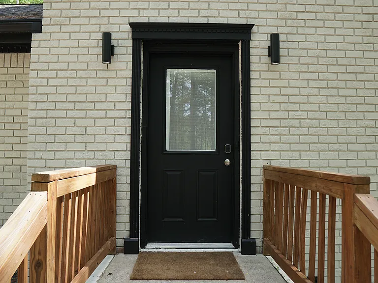 771 Tyrone Rd — Photo 3