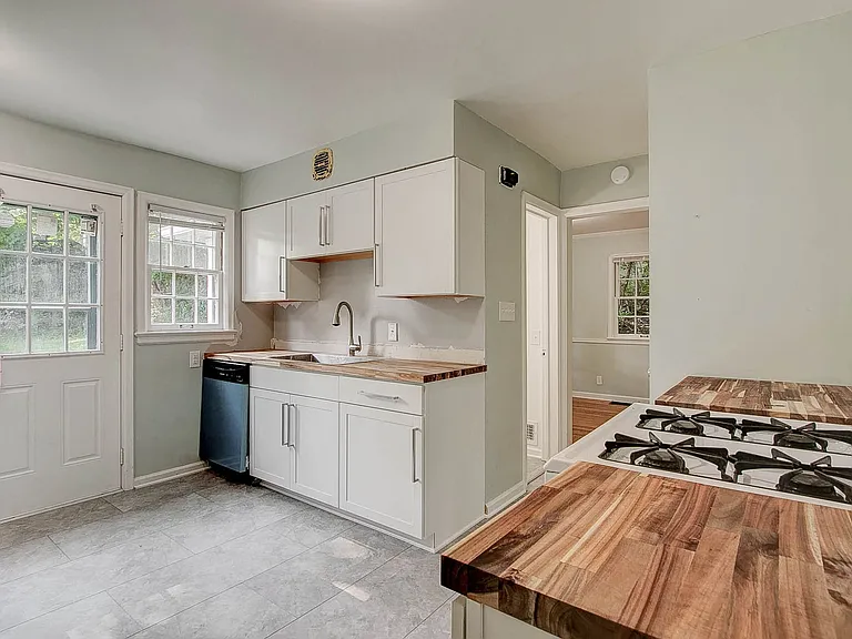 5043 Boulevard Pl — Photo 17