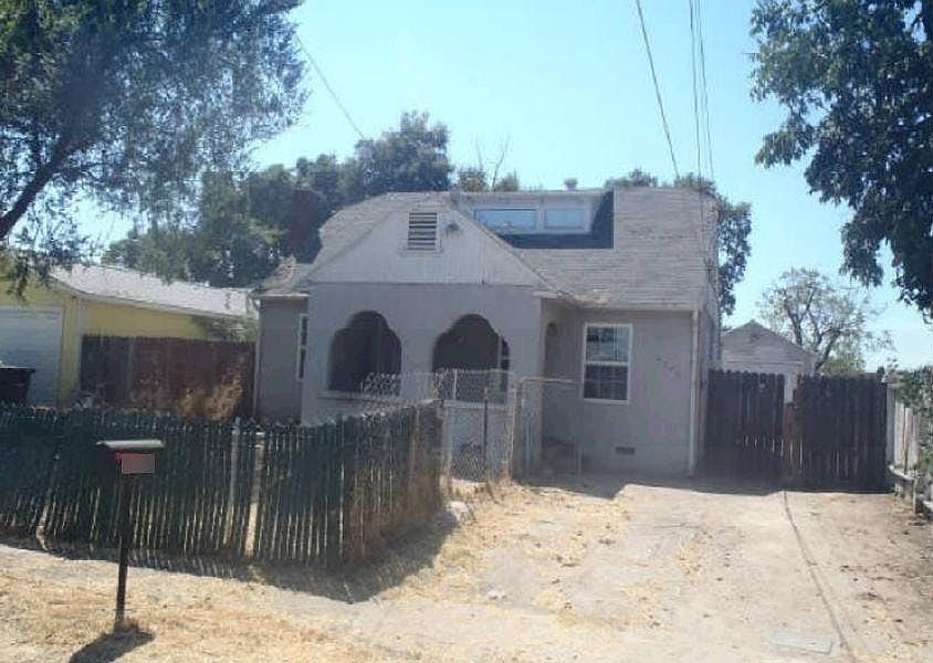 1st image of 2743 Albatross Way