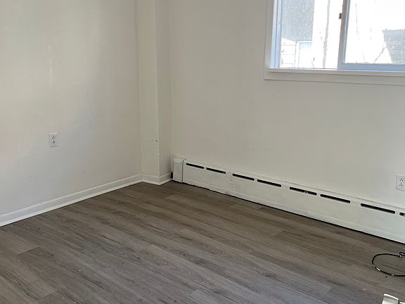 4th image of 1010 Stark St Floor 1