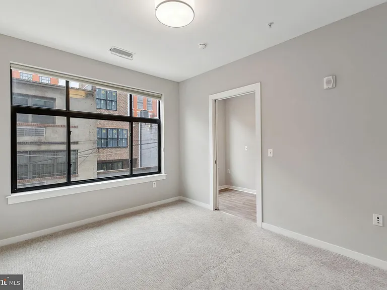 911 2nd St NE #207 — Photo 11