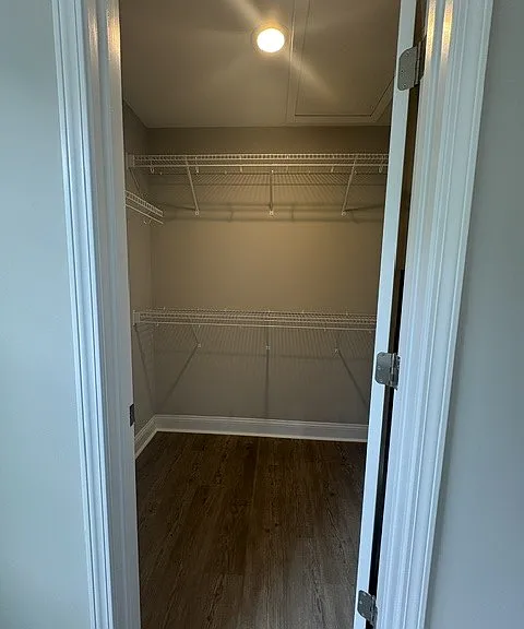 410 S Glover St — Photo 7