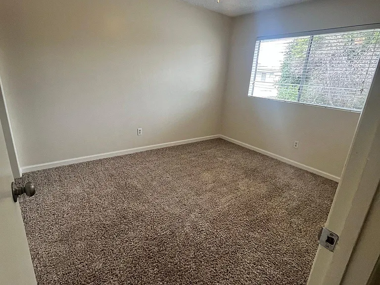 6300 Spice Way — Photo 10