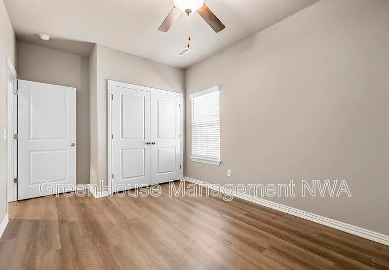 210 Williams Ct — Photo 16