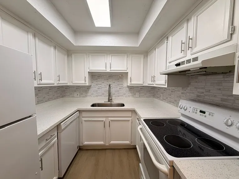 3002 N 70th St #111 — Photo 4