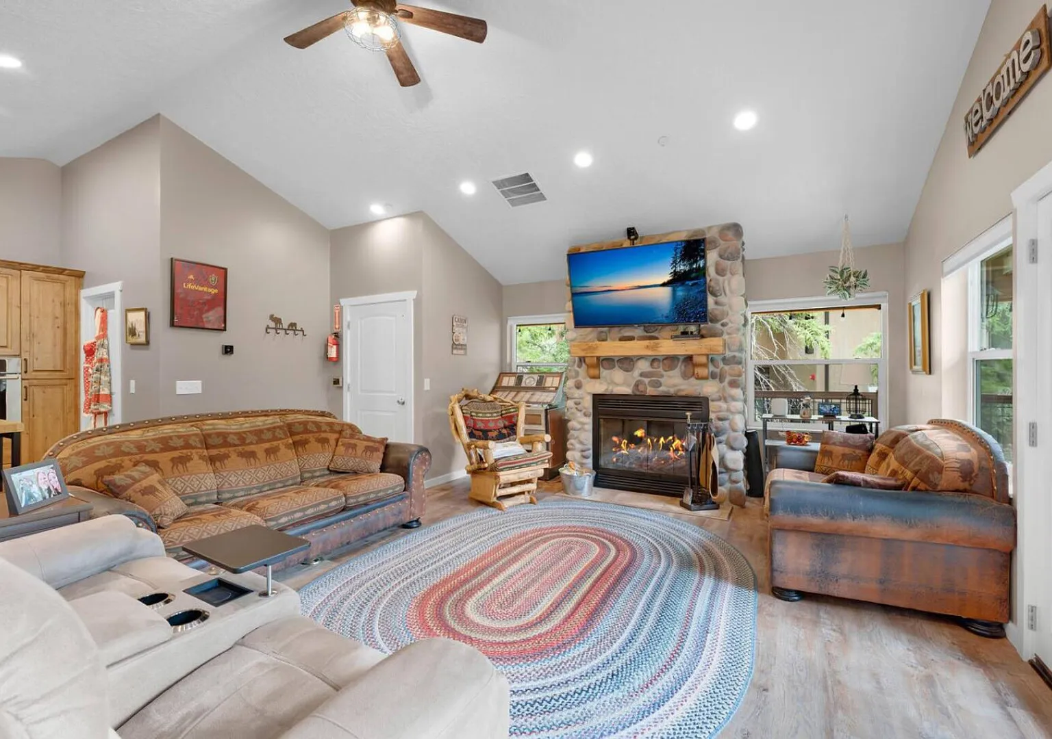 Silver Fork Chalet — Photo 2