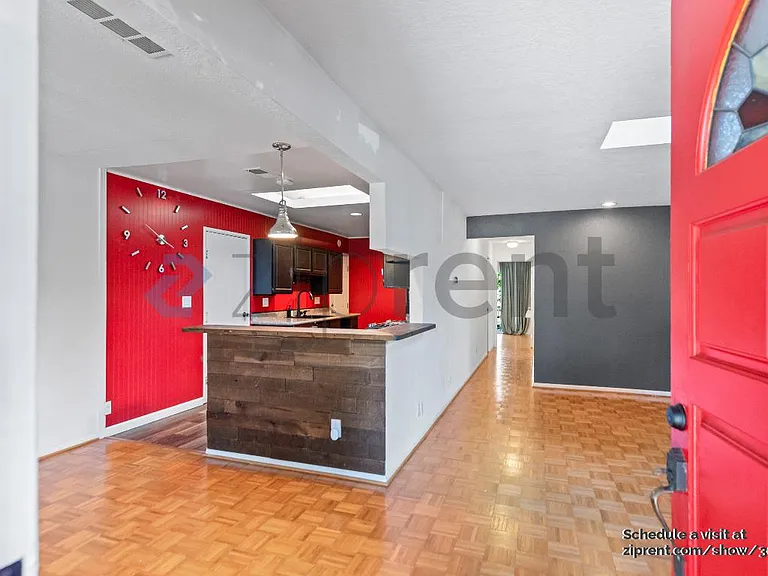 1038 Colton Ave — Photo 5