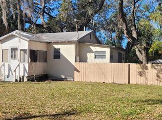 163 11th St SW, Largo, FL 33770