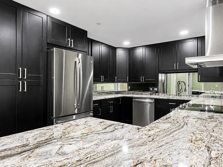 1 Beach Dr SE #1112 — Photo 5