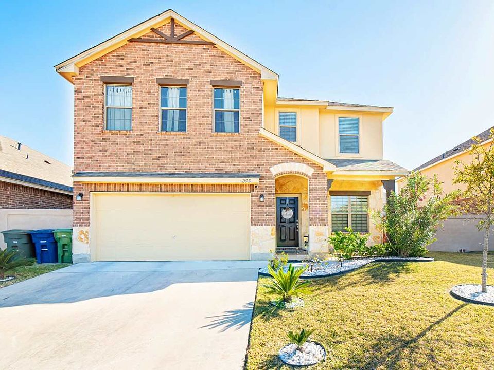 1st image of 203 Canyon Oak Dr
