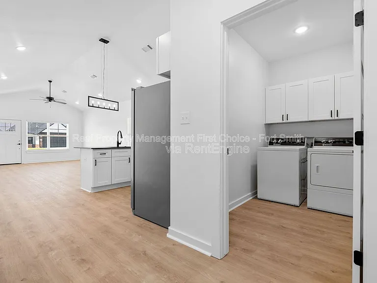 8705 Cantera Dr #B — Photo 11