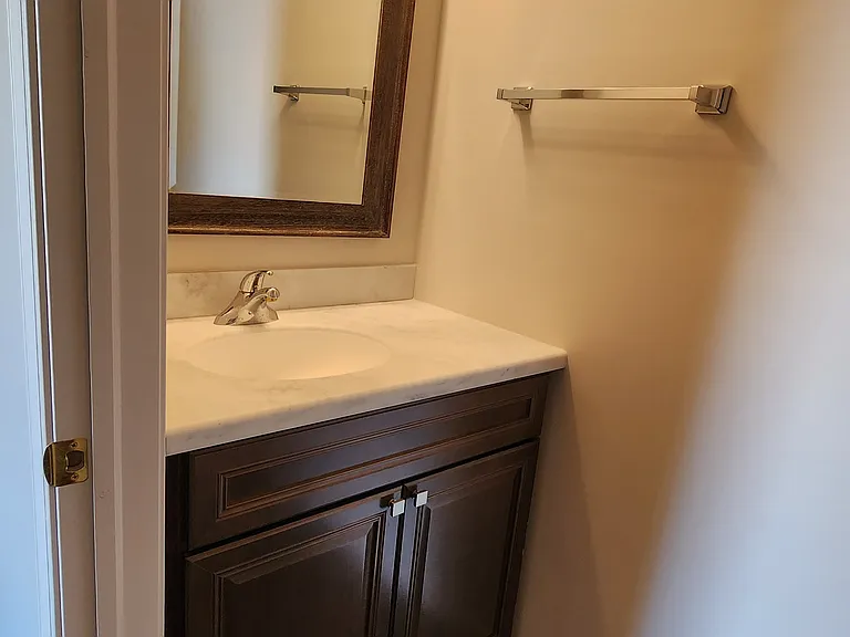 1144 Hazen St SE #B — Photo 16