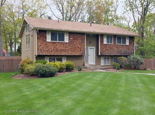 44 Bagley Rd, Warwick, RI 02888