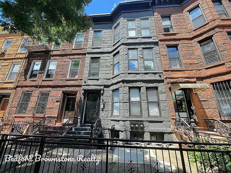 561 Chauncey St #Penthouse 1 — Photo 11