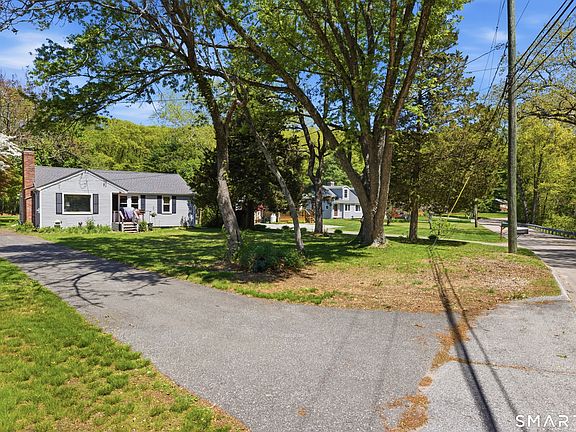 2nd image of 1098 Long Cove Road