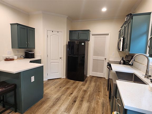 4th image of 375 Sextans Avenue SW