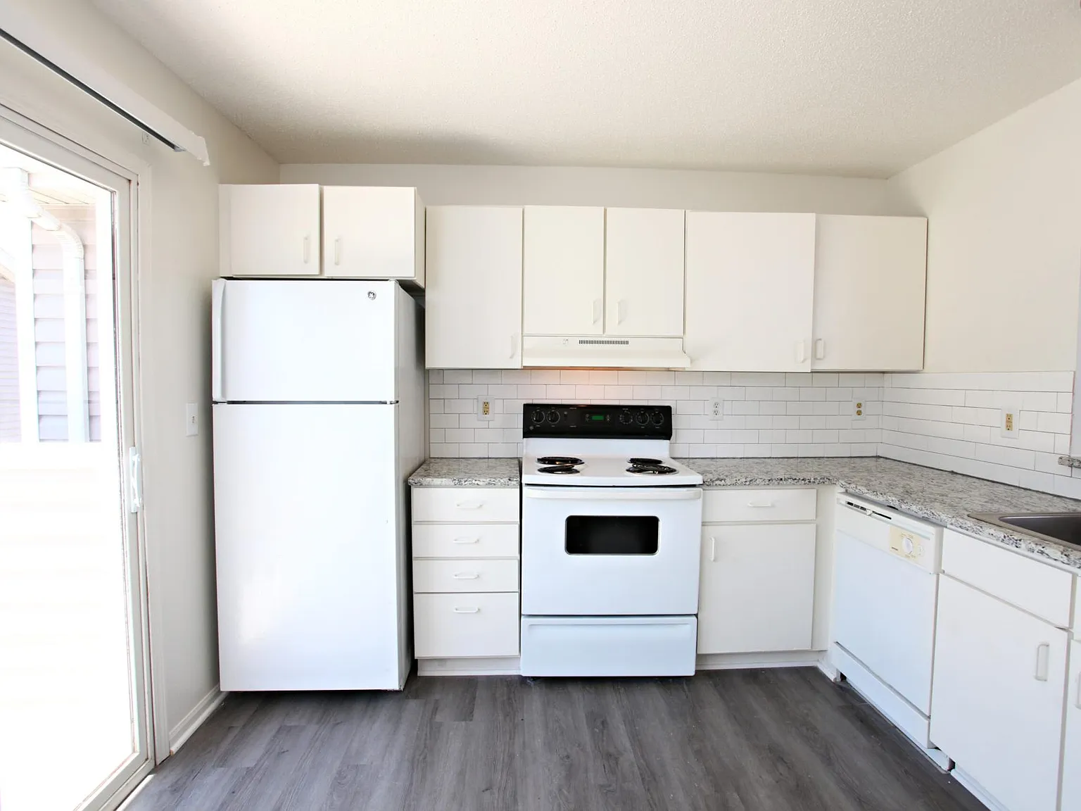 Rockridge Apartments — Photo 2