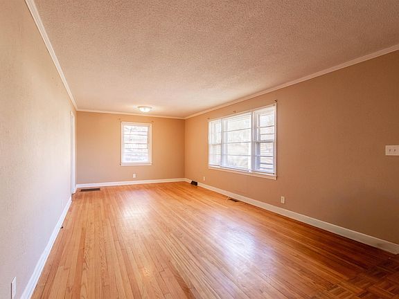 3rd image of 49 Foxhall Rd