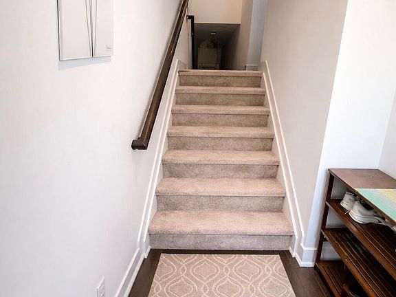 3rd image of 37 Midway Road N