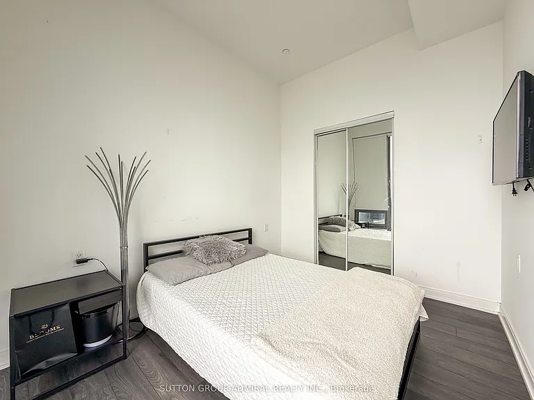 50 Charles St E #3009 — Photo 5